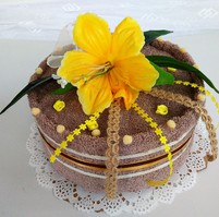 Veratex Textilní dort žlutá lilie jednopatrový